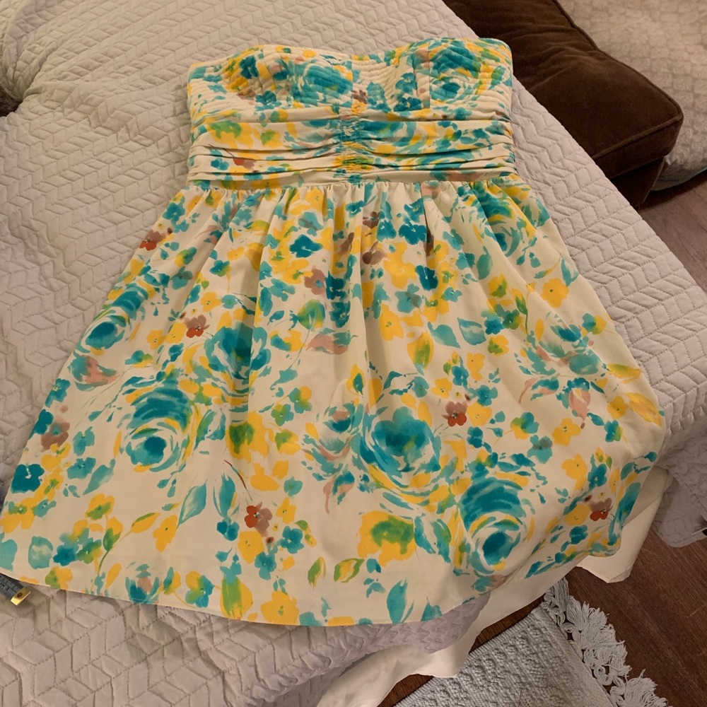 Gianni Bini Strapless dress